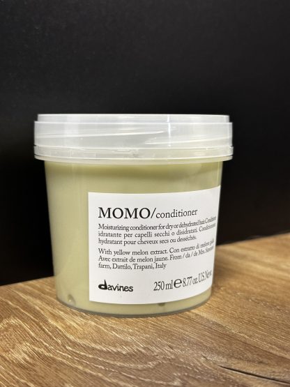 MOMO Сonditioner